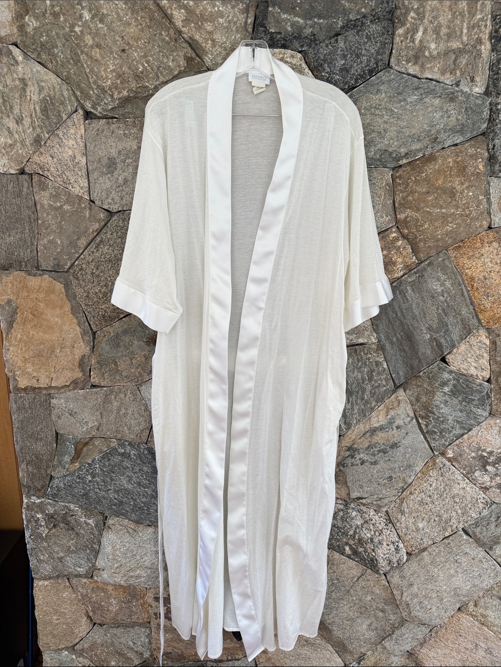 Hanro White Satin-Trim Kimono Robe